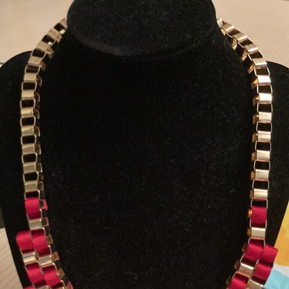 Talk about different…..striking necklace - Picture 3 of 7